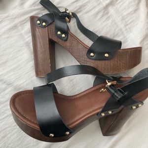 Mossimo heels
Size 8.5
Good condition 
$20